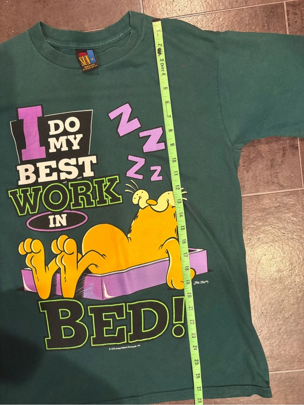 Vintage Garfield The Cat Cartoon T-Shirt Green Jim Davis Sun USA Single Stitch M